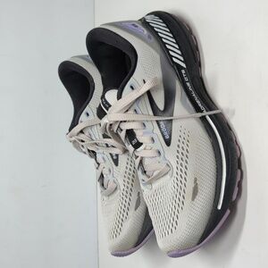 Brooks Adrenaline GTS 23 athletic running sneakers women's size 6.5 EU 37.5